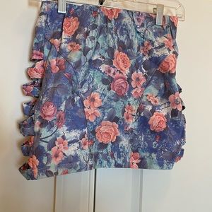 Floral mini skirt